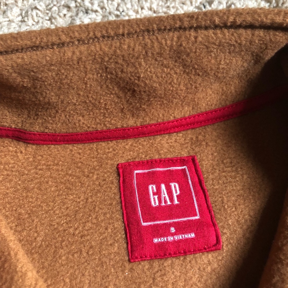 SOLD! Gap half zip fleece color block pullover - Picture 3 of 6
